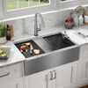 Lavabo de cocina estilo campestre/borde delantero tipo estación de trabajo con un receptáculo de acero inoxidable calibre 16 de 33" de montaje bajo encimera, con reborde WorkFlow™ y accesorios